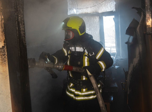 У Шосткинській громаді під час пожежі виявлено тіло людини фото