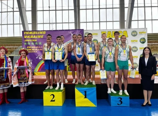 У Шостці провели чемпіонаті України з акробатики фото