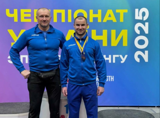 Глухівські пауерліфтери здобули медалі на чемпіонаті України фото