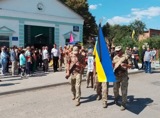 Сум’яни попрощалися із захисником Євгеном Корнієнком фото