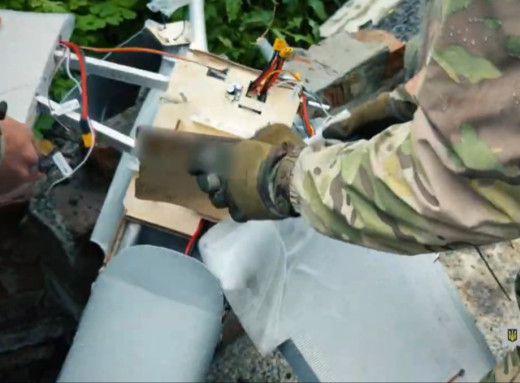 На Сумщині поліцейські розмінували бойову частину ворожого безпілотника фото На Сумщині поліцейські розмінували бойову частину ворожого безпілотника фото
