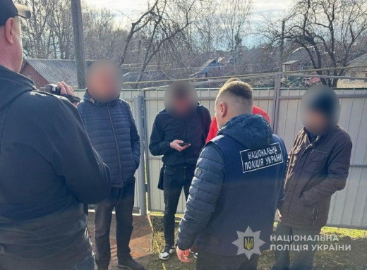 Шахрай обіцяв "бронь" від мобілізації на Сумщині: поліція викрила злочинця фото Шахрай обіцяв "бронь" від мобілізації на Сумщині: поліція викрила злочинця фото
