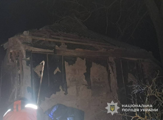 Загибель жінки та потрощені будинки: наслідки ворожих ударів по громадах області за добу фото