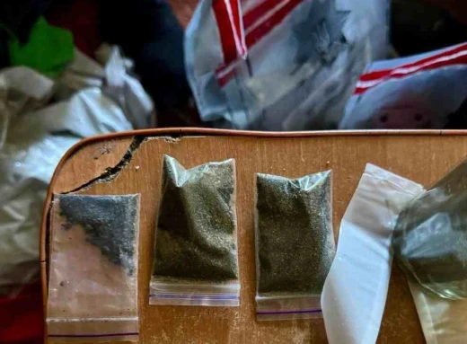 Конотопські поліцейські затримали торговця марихуаною фото