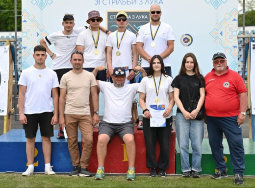Сумські лучники вибороли п'ять медалей на командному чемпіонаті України фото Сумські лучники вибороли п'ять медалей на командному чемпіонаті України фото