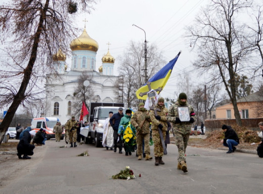 У Лебедині попрощалися із земляком-героєм Анатолієм Лозком фото