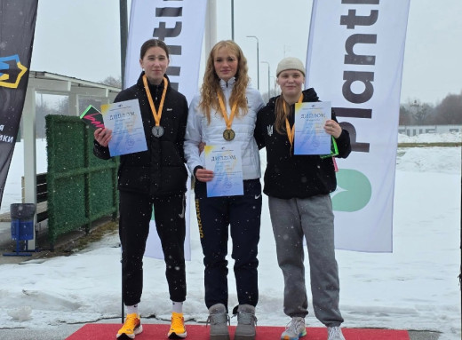 Сумські легкоатлети здобули золоті медалі на чемпіонатах України фото