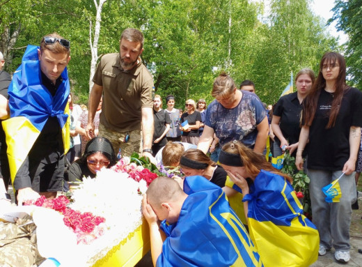 На Глухівщині попрощалися із Захисником Дмитром Кулішем фото На Глухівщині попрощалися із Захисником Дмитром Кулішем фото