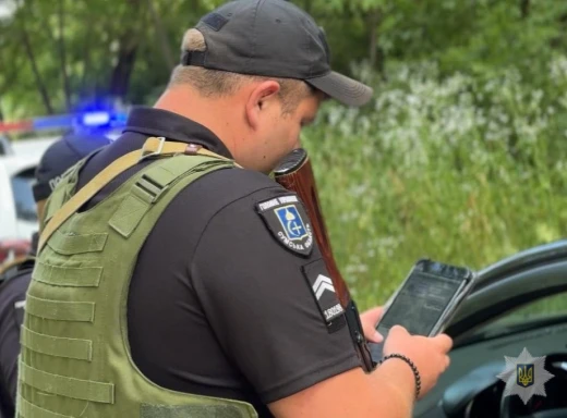 На Конотопщині двоє водіїв намагалися підкупити поліцейських фото