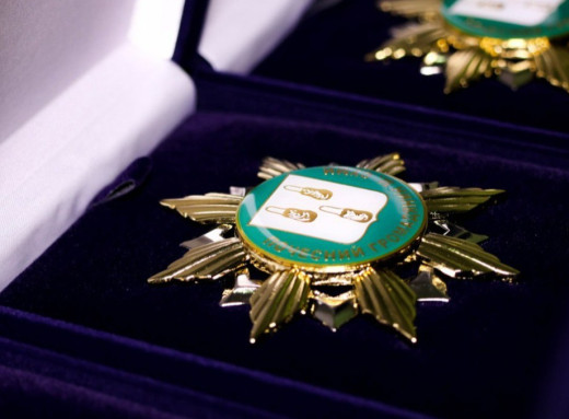 У Сумах посмертно присвоїли звання «Почесний громадянин» 29 захисникам фото