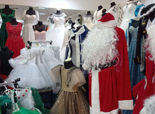 Перед Новим роком у Сумах зріс попит на прокат костюмів фото
