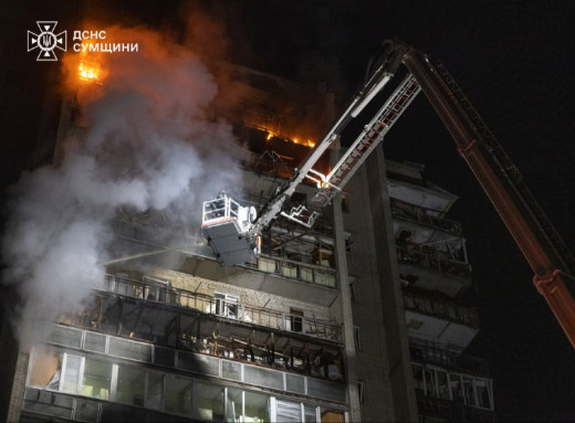 Масована атака дронів на Суми: 13 постраждалих, пошкоджені будинки фото