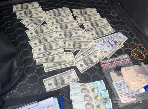 На Сумщині заблокували схему виїзду за кордон через «хворобу» батьків за 12 тисяч доларів фото