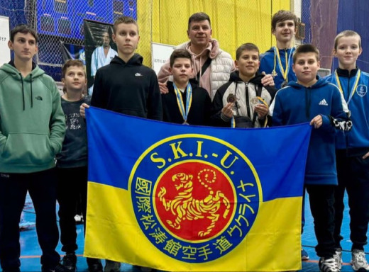 Сумські каратисти вибороли три золоті медалі на чемпіонаті України фото