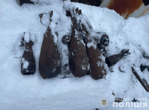 Поліція знайшла у жителя Сумщини зброю та мінометні міни фото