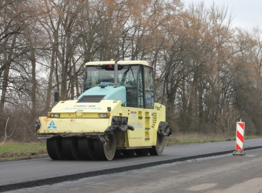 У пріоритеті — евакуація та військові потреби: на ремонт доріг Сумщини виділили 1,2 млрд грн фото