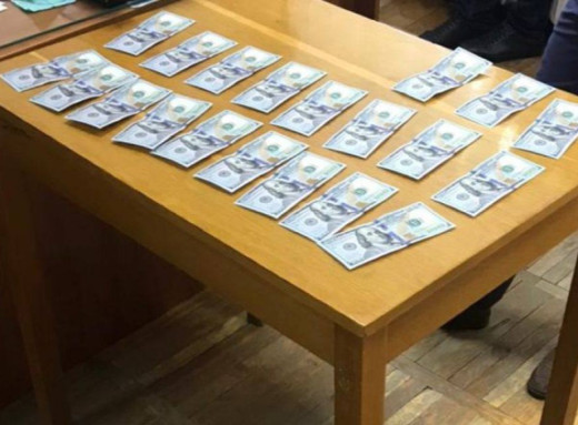 Директора сумської поліклініки засудили до реального терміну за хабар від інтерна фото