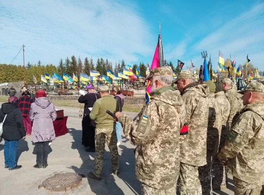 У Сумах сьогодні попрощалися із двома захисниками фото