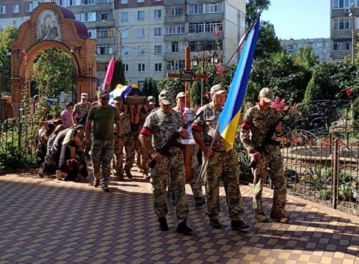 Сум’яни попрощалися із захисником Віталієм Іванченком фото Сум’яни попрощалися із захисником Віталієм Іванченком фото