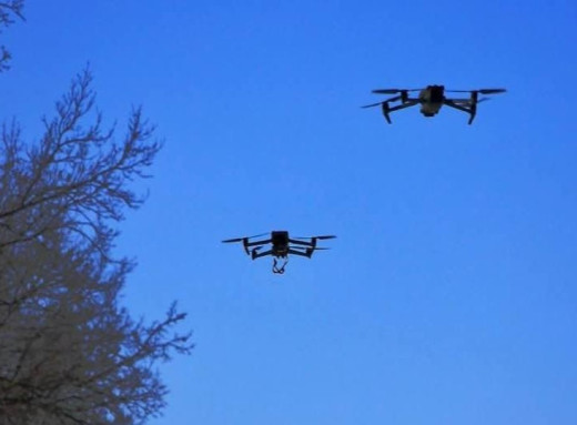 Окупанти вдарили дроном по автомобілю енергетиків на трасі Суми-Білопілля фото