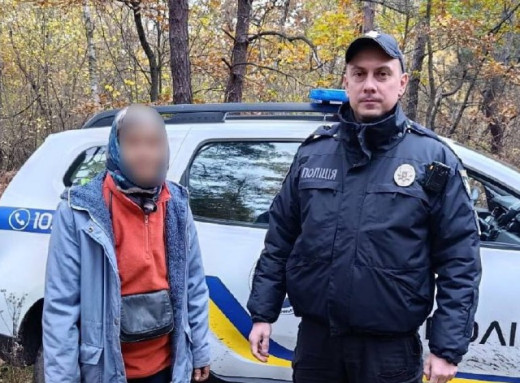 На Сумщині поліцейські розшукали 74-річну жінку, яка заблукала в лісі фото На Сумщині поліцейські розшукали 74-річну жінку, яка заблукала в лісі фото