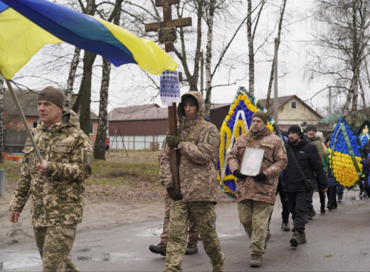 Охтирчани попрощалися із захисником Сергієм Лахтариною фото