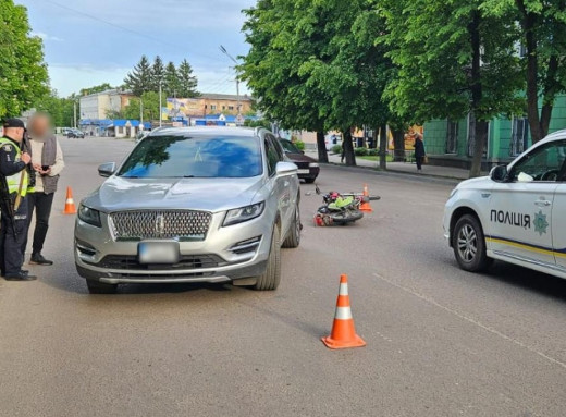 Чотири ДТП на Сумщині за добу: є травмовані, поліція проводить перевірку фото Чотири ДТП на Сумщині за добу: є травмовані, поліція проводить перевірку фото