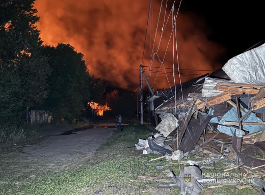 російські війська завдали масованого удару по Охтирці: 12 поранених, серед них діти фото