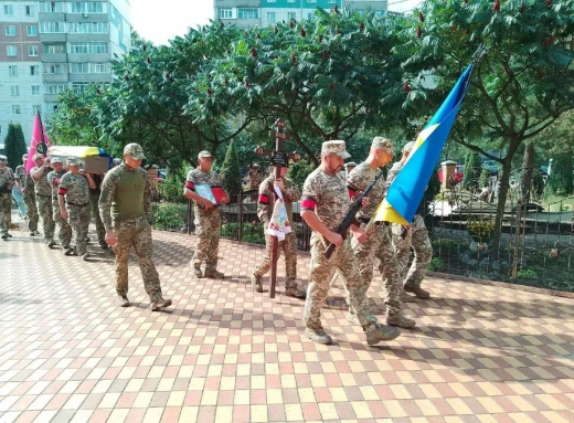 Сум’яни попрощалися із захисником Миколою Мусюрою фото