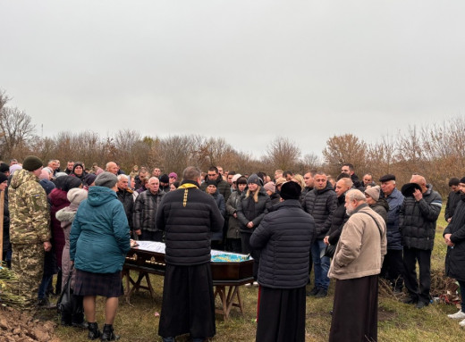 На Конотопщині попрощалися із захисником Олександром Середою фото