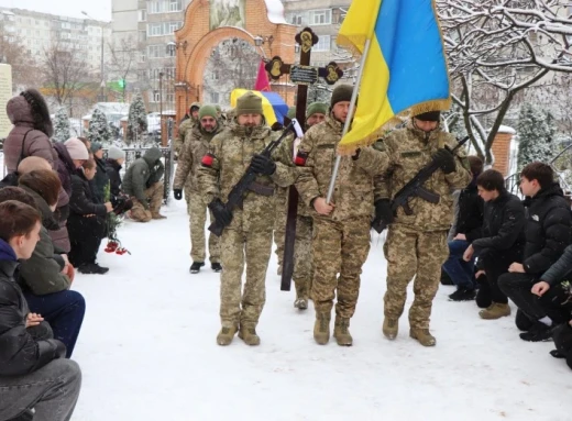У Сумах попрощалися із військовослужбовцем Максимом Тимошенком фото