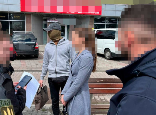 СБУ викрила корупційну схему в сумському університеті: посадовиця вимагала хабарі за захист дисертацій фото СБУ викрила корупційну схему в сумському університеті: посадовиця вимагала хабарі за захист дисертацій фото