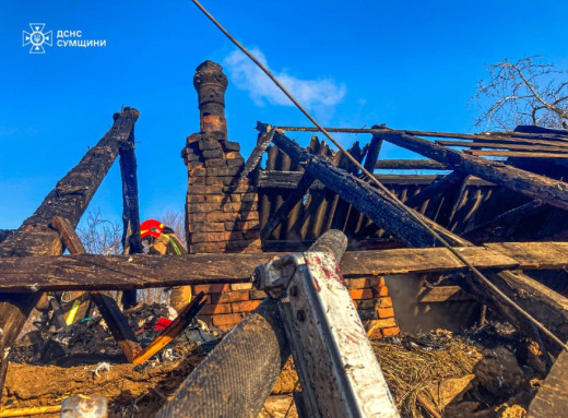Через несправну піч у Ромнах загорілася оселя: постраждала 11-річна дитина фото
