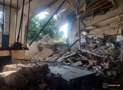 Вночі ворог атакував безпілотником кінно-спортивну школу у Сумах фото