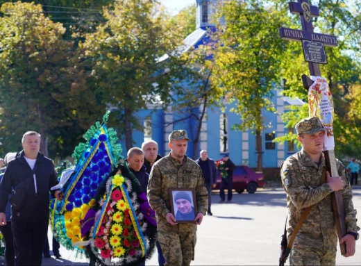 Охтирчани попрощалися із захисником Олександром Сталинським фото