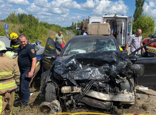 Трагедія на Сумщині: в лобовому зіткненні автівок загинула жінка фото