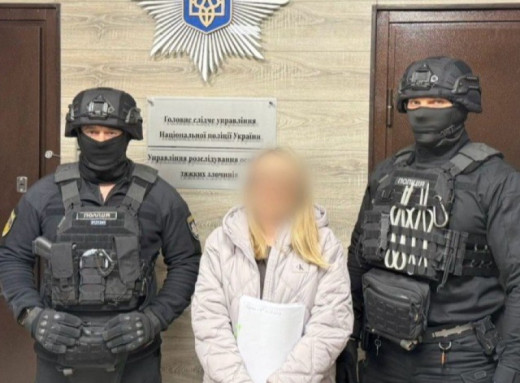 На Житомирщині матір підозрюють у злочинах проти власної малолітньої доньки фото