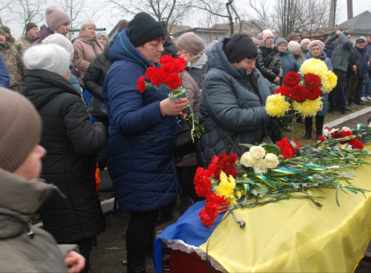 Шосткинська громада провела в останню путь героя-земляка фото