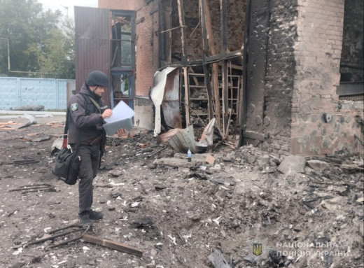 Ворожі атаки на Сумщину поліція фіксує руйнування інфраструктури фото
