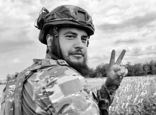 Мати загиблого бойового медика Руслана Кузьменка просить присвоїти йому звання Героя України фото