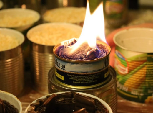 Поділися теплом із захисниками: бібліотеки Сум збирають віск та парафін для окопних свічок фото