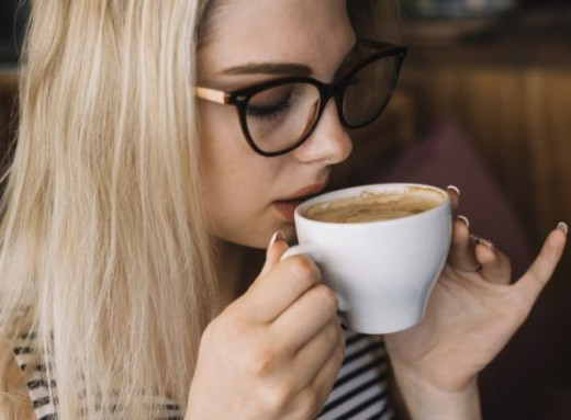 Коли слід зупинитися: названо точний час, після якого кава руйнує ваш сон фото