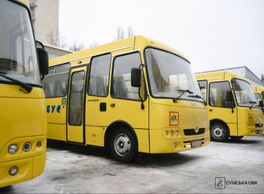 Вісім громад Сумщини отримали нові шкільні автобуси фото
