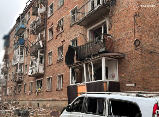 Авіаудар по Глухівській громаді: 11 поранених, серед яких дитина фото