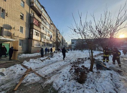 Удар БпЛА по Глухову: пошкоджено багатоповерхівки та цивільний об'єкт фото