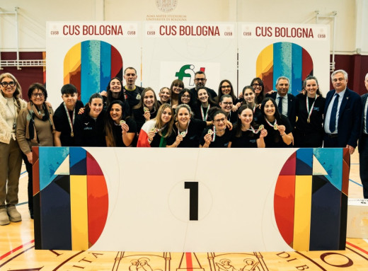 Сум’янки стали чемпіонками Італії з індорхокею фото