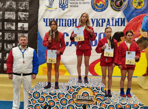 Чотири срібла для Сумщини: результати першого дня чемпіонату України з самбо фото