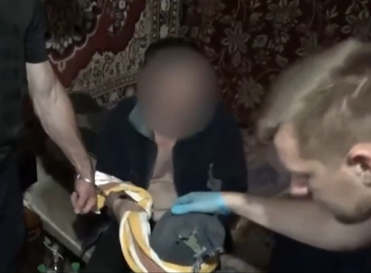 У Ромнах чоловік побив і задушив знайому: йому загрожує до 15 років в'язниці фото У Ромнах чоловік побив і задушив знайому: йому загрожує до 15 років в'язниці фото