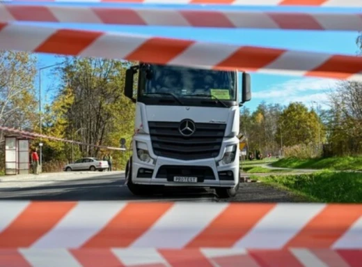 Блокування кордону триває: на в’їзд до України чекають 3700 вантажівок фото