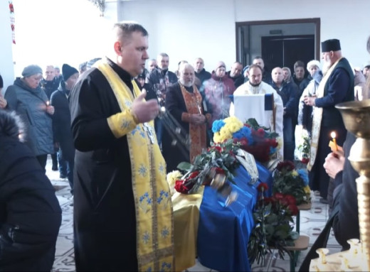 Конотопщина провела в останню путь загиблого Героя Олександра Мартиненка фото